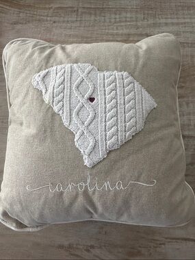 Carolina Knit Appliqué Throw Pillow - Cream and White